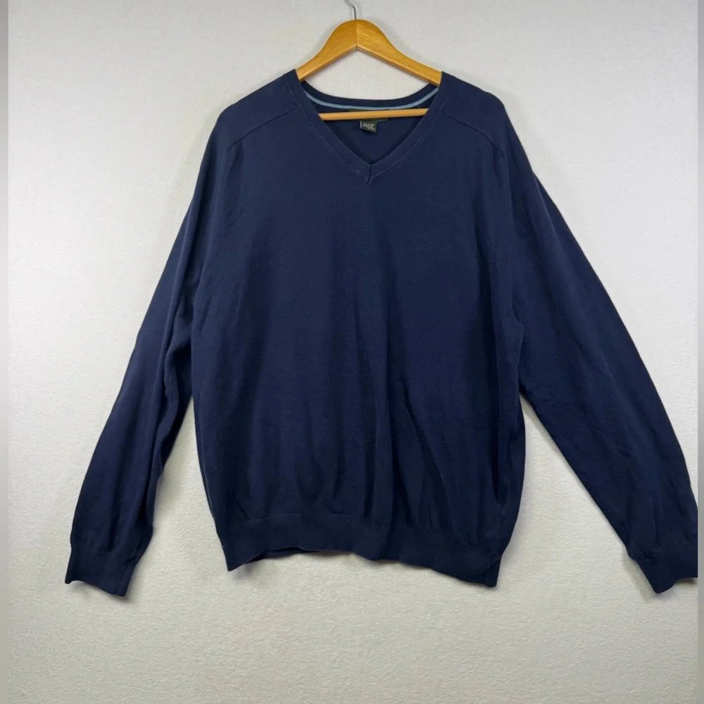 Eddie Bauer Men's Deep Blue‎ V-Neck Sweater